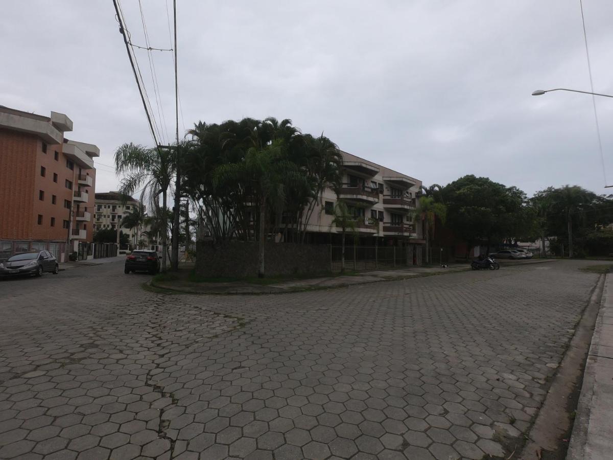 Excelente Localizacao, 400 Metros Da Praia Ar Condicionado E Wi-Fi Διαμέρισμα Ubatuba Εξωτερικό φωτογραφία